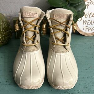 WOS Sperry Boots SZ 8